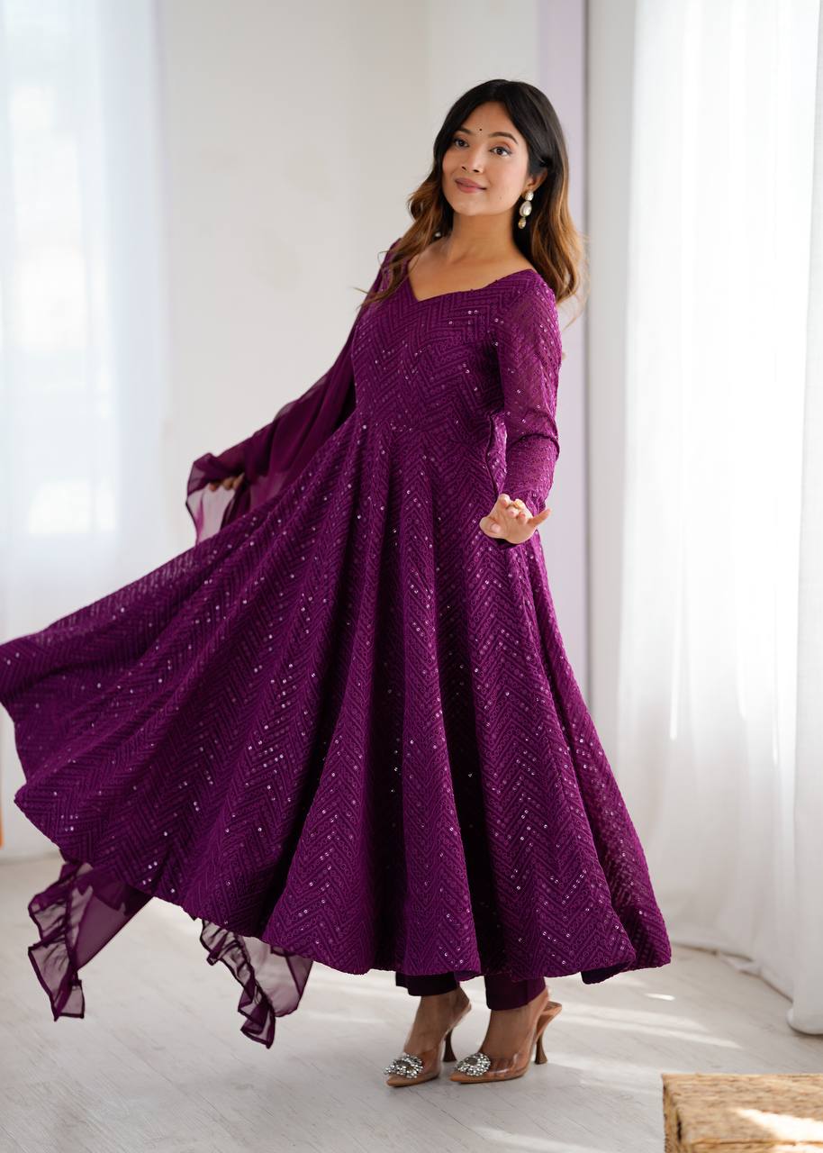 β¨ Elegant Lucknowi Anarkali Set β¨